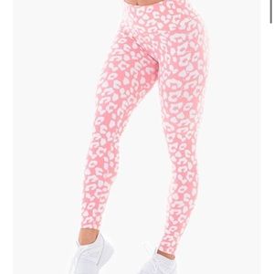 Ryderwear scrunch bum leggings